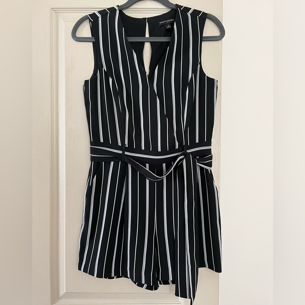 Banana Republic romper, worn once, size 0